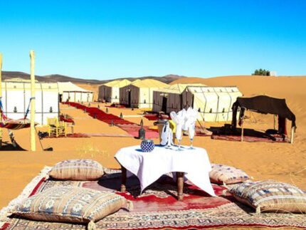 Una Noche en Merzouga con Paseo en Camello por el Desierto de Erg Chebbi